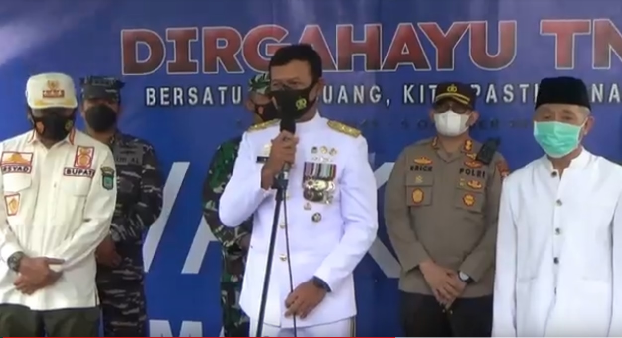 Peringati HUT TNI Ke-76, Koarmada II Serbu Ponpes Ngalah dengan Vaksin