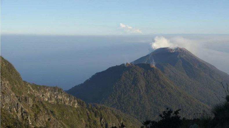 Gunung Arjuno-Welirang kembali ditutup setelah pasuruan kembali ke level 3 ( Foto / Istimewa)