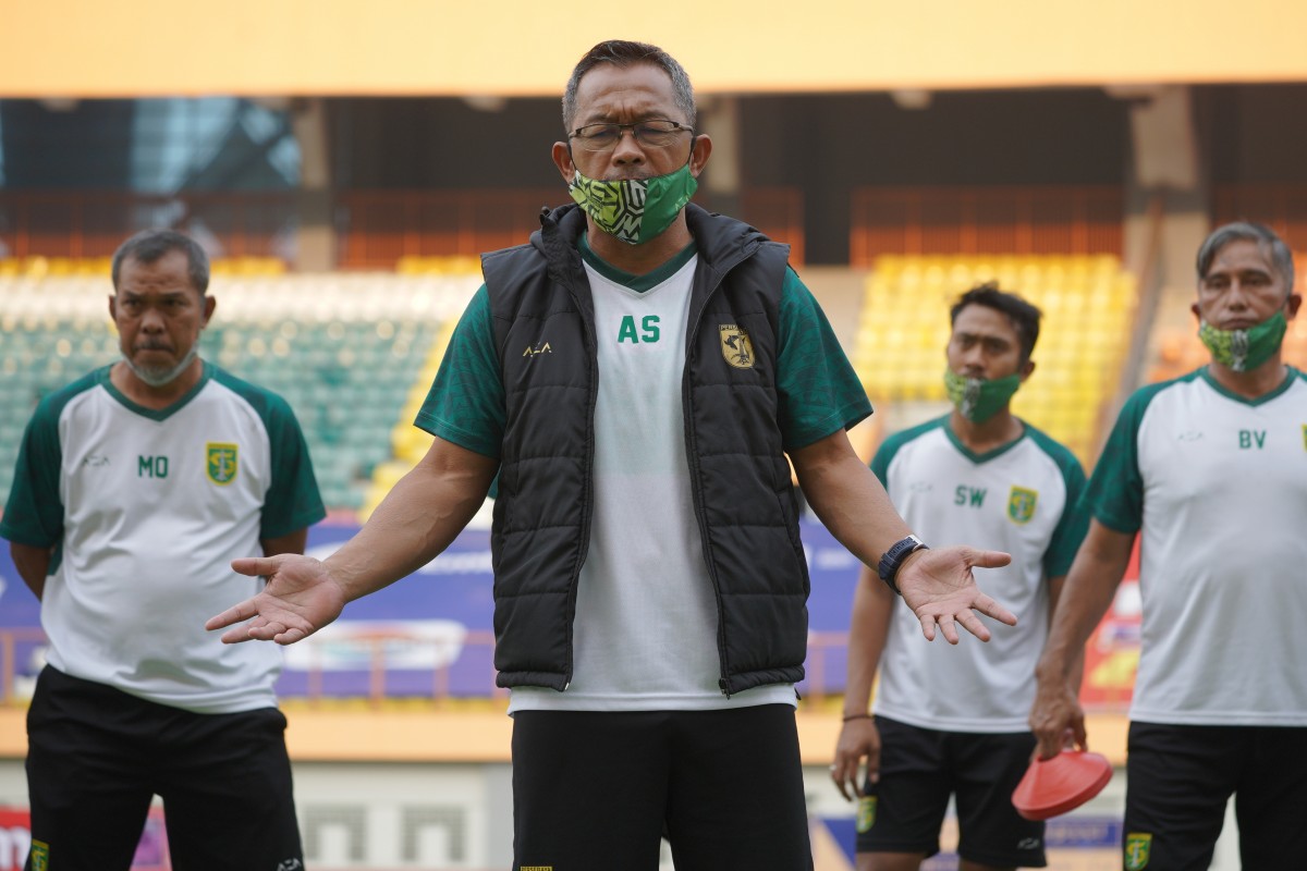 Pelatih Persebaya, Aji Santoso (ft/persebaya)