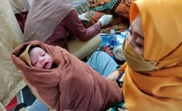 Bayi Perempuan Lahir di Atas Kapal Bawean, Begini Kondisinya