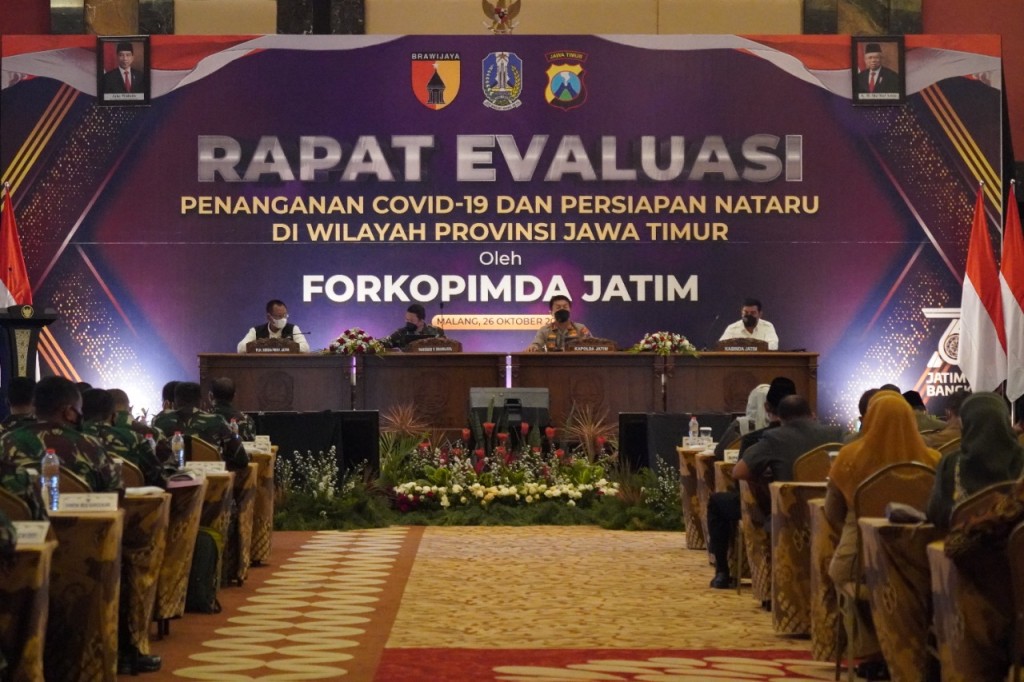 Pemerintah Provinsi Jawa Timur bersama Forkopimda Jawa Timur menggelar Rapat Evaluasi di Hotel Singhasari Resort, Kota Batu, Jawa Timur, Selasa 26 Oktober 2021/istimewa.
