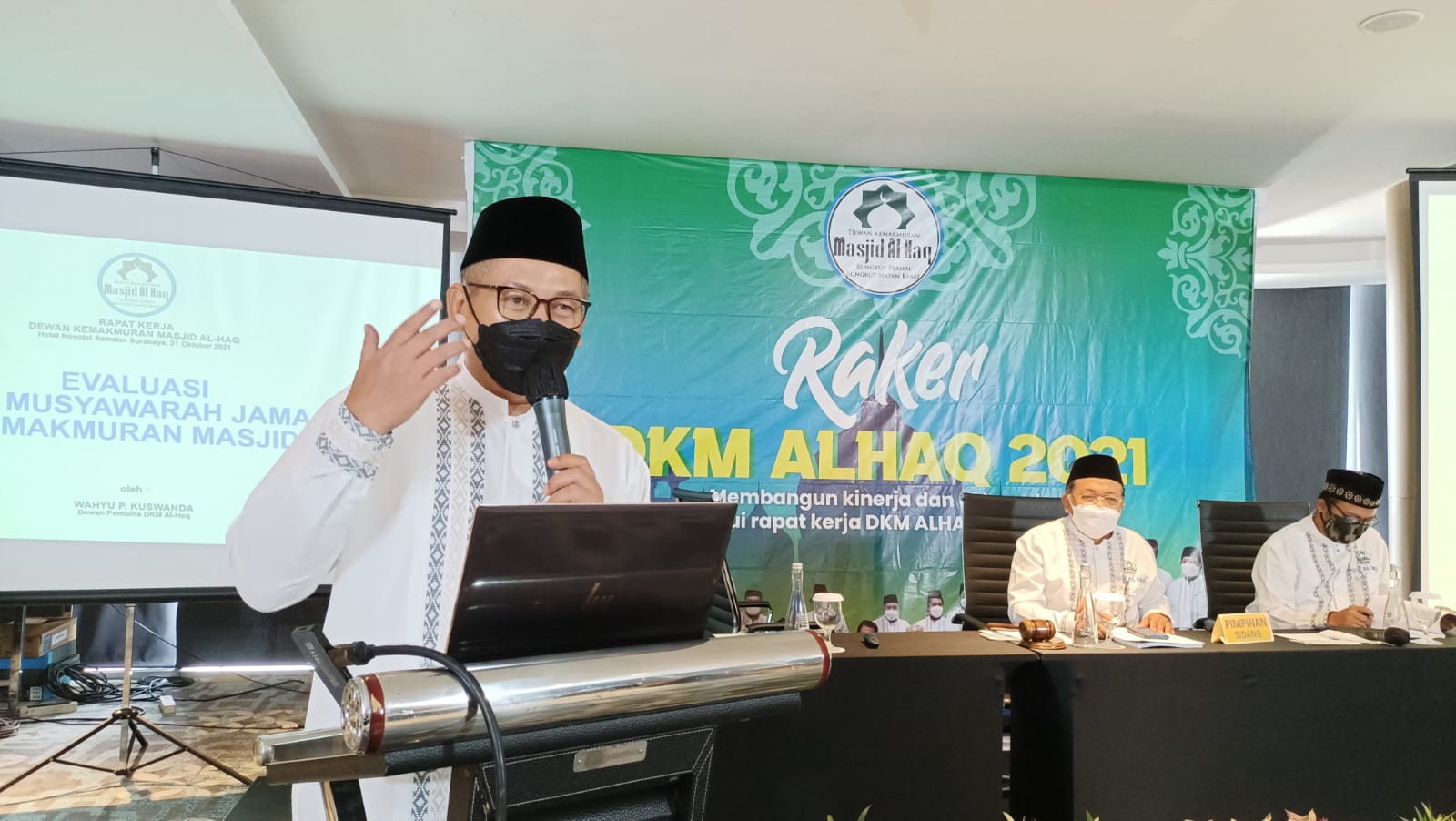 Koordinator Proyek SIMMAQ, Bima Sena Bayu Dewantara saat memaparkan manfaat aplikasi digital SIMMAQ di Novotel Samator Surabaya (Foto / Clicks.id)
