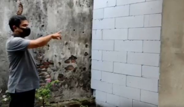Jalan Ditembok Tetangga, Satu Keluarga di Rungkut Tak Bisa Masuk Rumah