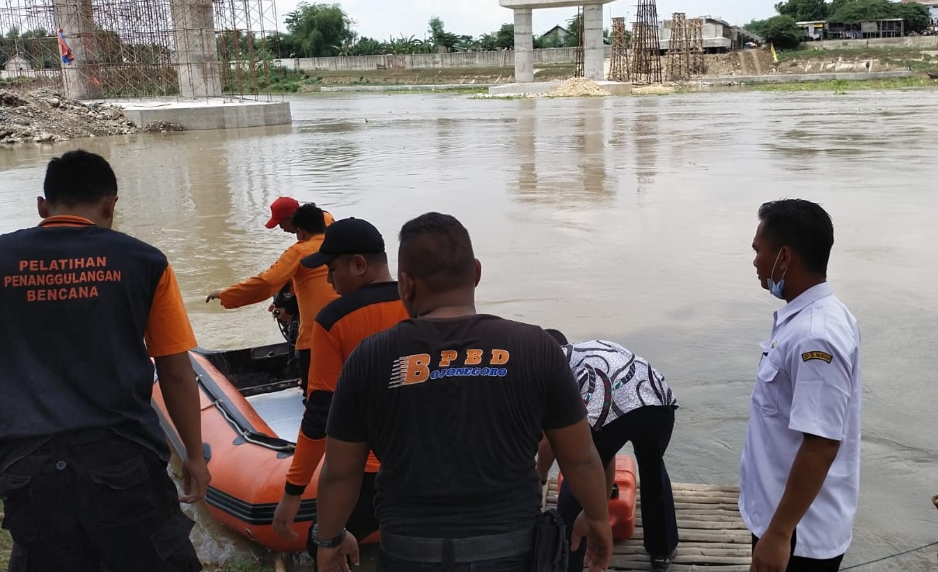 6 Penumpang Perahu Terbalik di Bojonegoro Belum Ditemukan, Ini Identitasnya