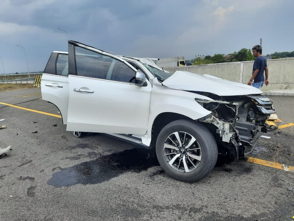 Kondisi mobil yang ditumpangi Vanessa Angel. foto: ist