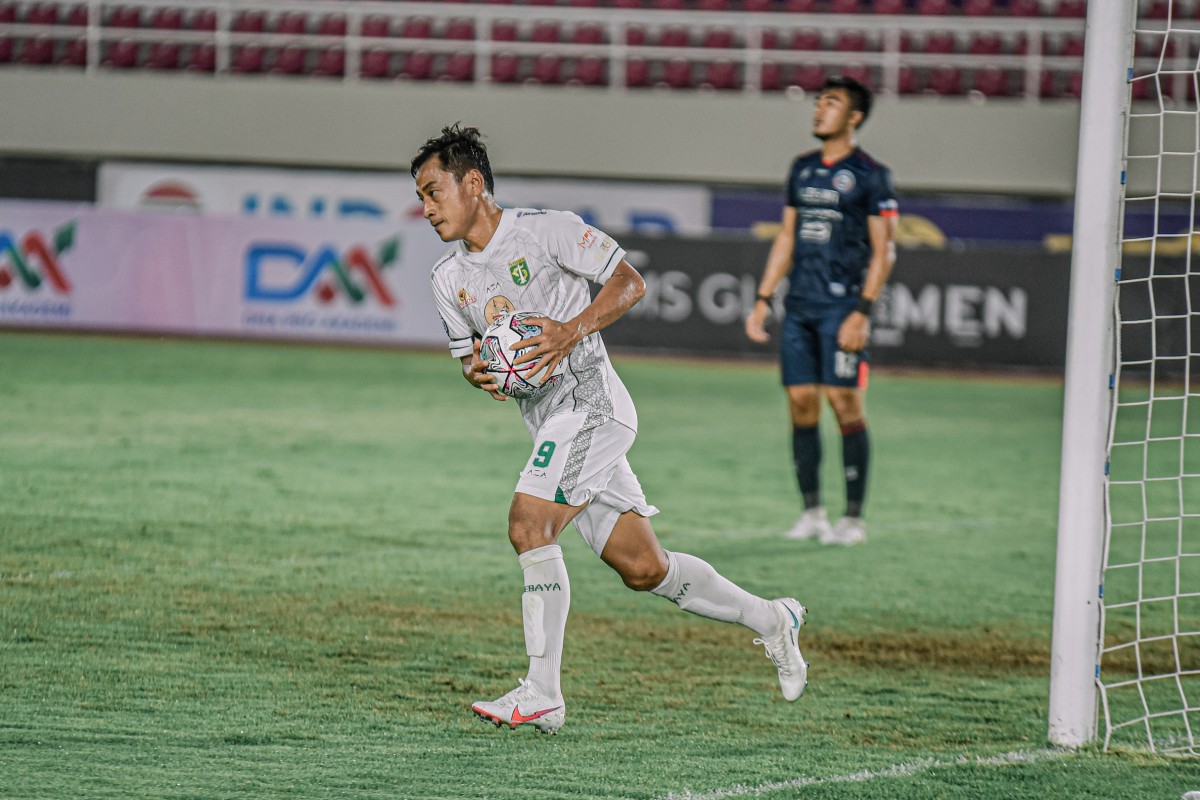 Drama Persebaya vs Arema: Penalti, Kartu Merah dan Gol Roket!