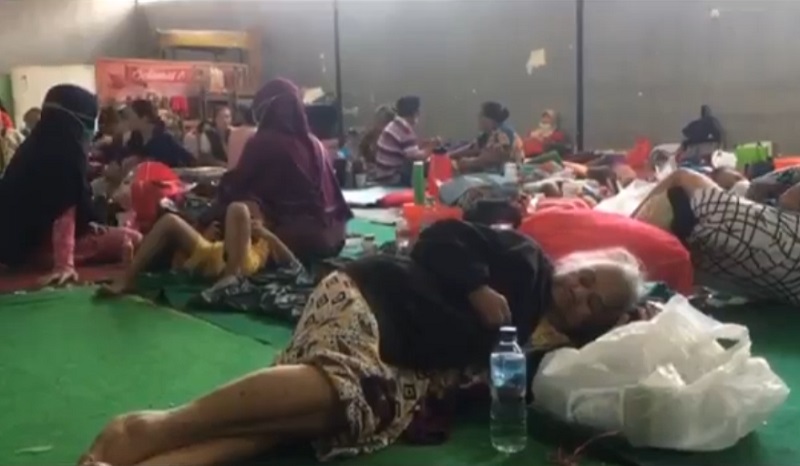 Ratusan warga Kota Malang masih bertahan di pengungsian (Foto / Metro TV)