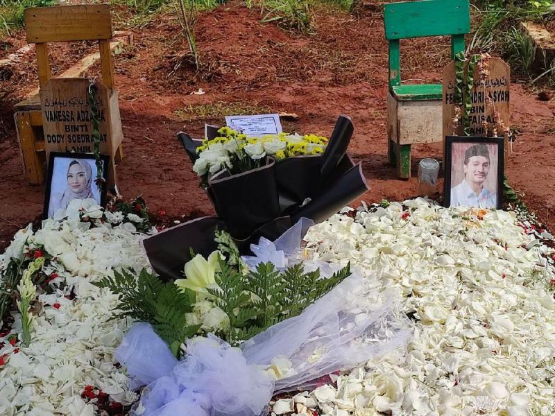 Makam Vanessa Angel dan suaminya Febri Ardiansyah (Foto / Istimewa) 