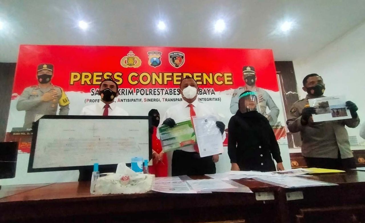 Polisi bongkar mafia tanah bermodus jual kavling fiktif di Surabaya (Foto / Metro TV)