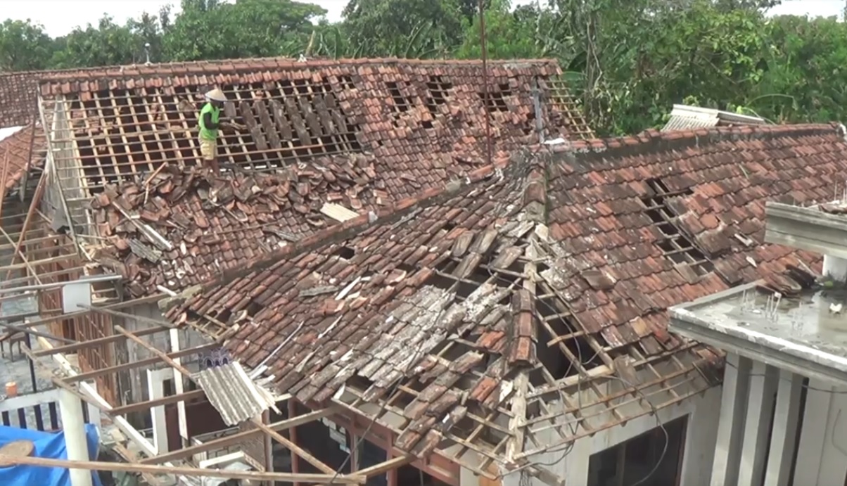 32 Rumah di Jombang Rusak Dihempas Kencang, 40 Orang Mengungsi