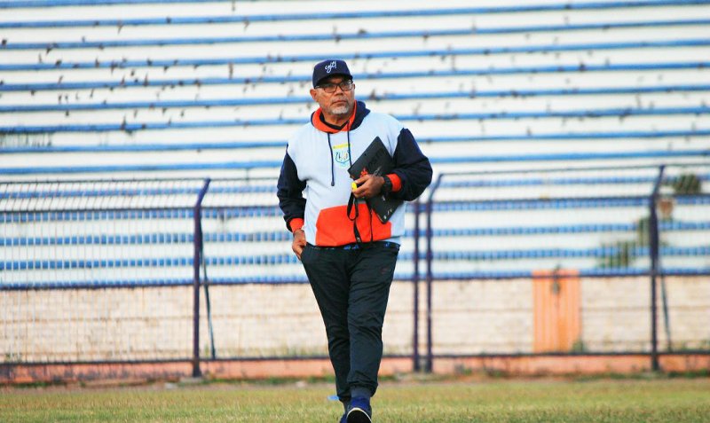 Bawa Persela Terpuruk, Coach Iwan Setiawan Mengundurkan Diri