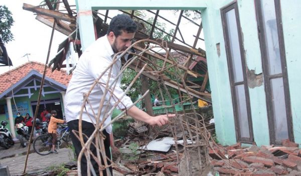 Diduga Dibangun Tak Sesuai Spektek, Gedung Aula Kelurahan di Probolinggo Ambruk
