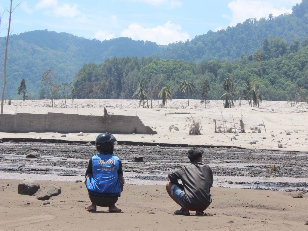 Lokasi penambangan pasir tertutup material erupsi Gunung Semeru. (ist)