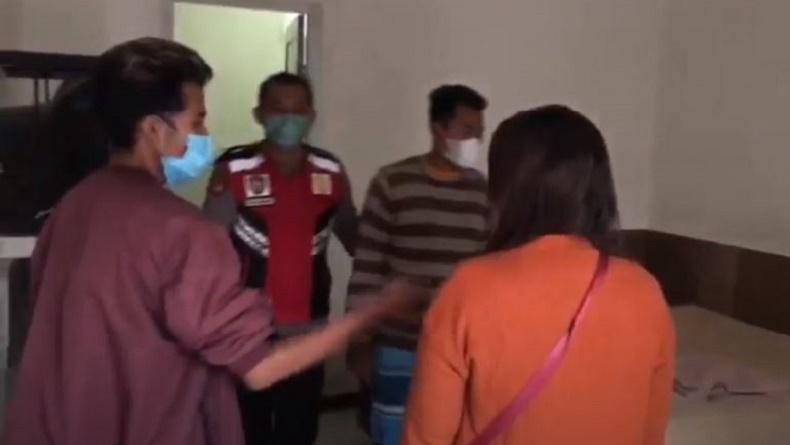 Suami gerebek istri yang sedang bercumbu di hotel (Foto / Metro TV)