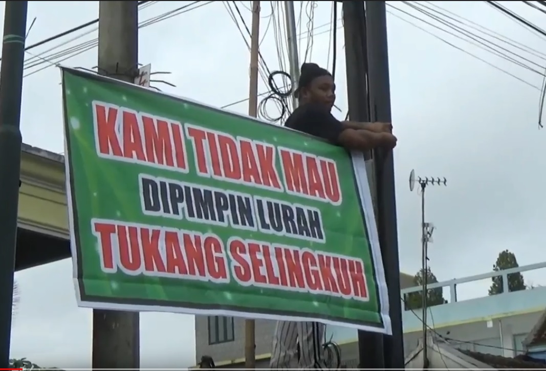 Video Selingkuh Pak Kades Viral, Ratusan Warga Geruduk Kantor Desa
