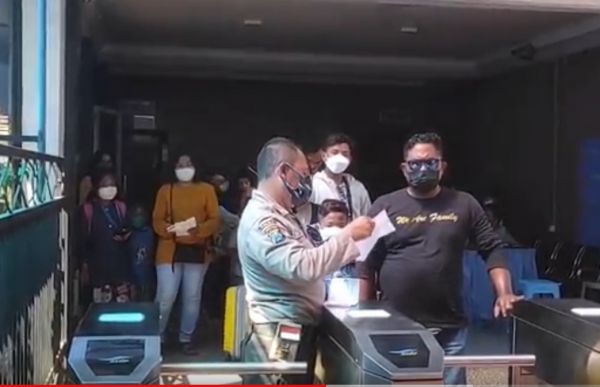 Jelang Libur Nataru, Pelabuhan Ketapang Mulai Dipadati Penumpang
