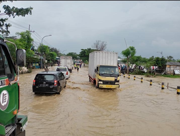 Banjir di jalur pantura Kabupaten Tuban, Jawa Timur. (Dok. Pemkab Tuban)