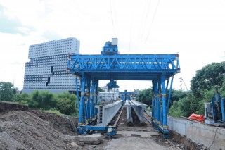 Molor, Proyek Jembatan Tlogomas Malang Tersendat Banjir Bandang