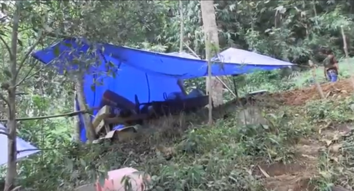 Takut Banjir Lahar Susulan, Warga Semeru Mengungsi di Bukit