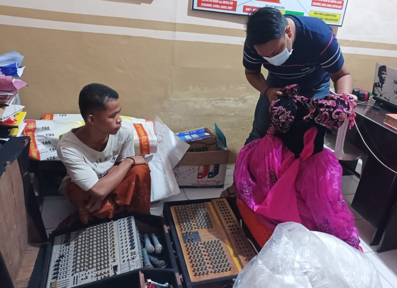 Nekat, Pemuda Sampang Ini Mencuri Baju Pengantin Tetangga