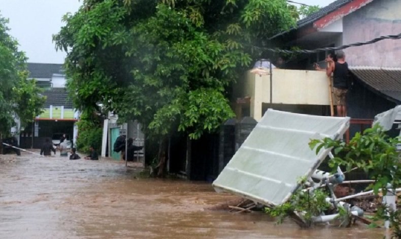 Kondisi banjir bandang di Jember yang tewaskan seorang warga (Foto / Metro TV)