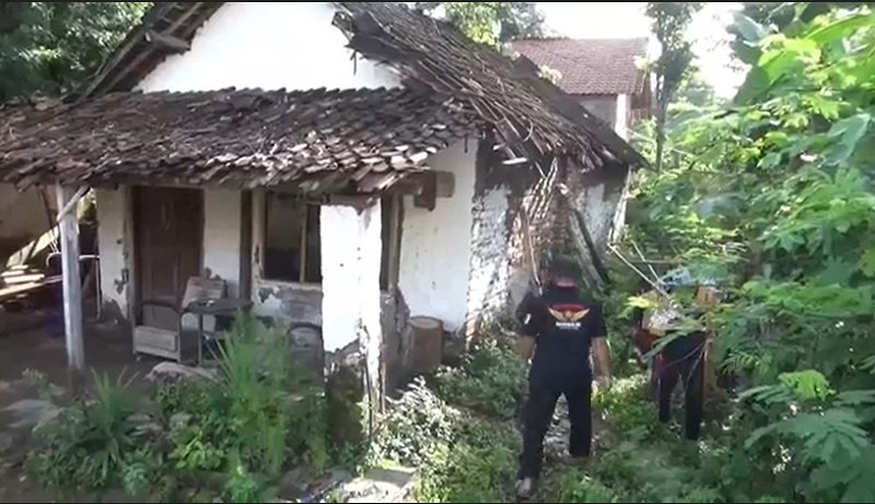 Kondisi rumah Siti Maimunah sebelum dirobohkan untuk diperbaiki (Foto / Metro TV)