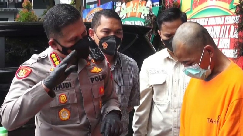 Pelaku pencabulan Malang ditangkap (Foto / Metro TV)