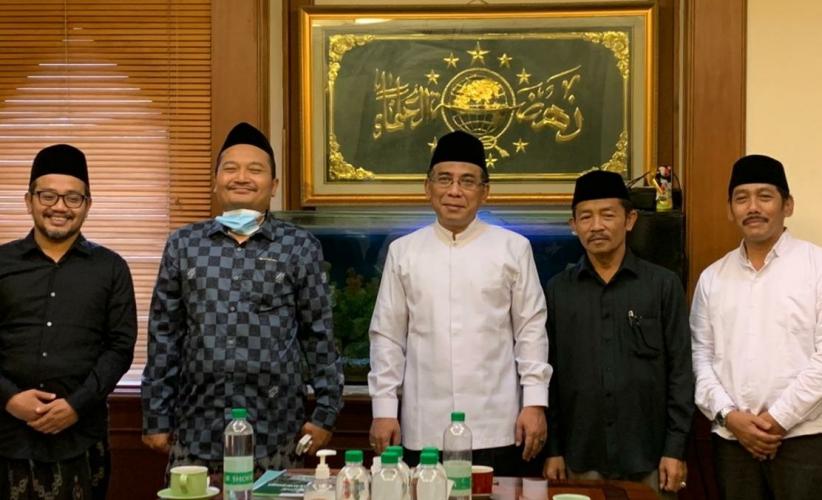 Ketua PCNU Kabupaten Sidoarjo Zainal Abidin, dan Ketua PCNU Kabupaten Banyuwangi Mohammad Ali Makki meminta maaf (Foto / Metro TV)