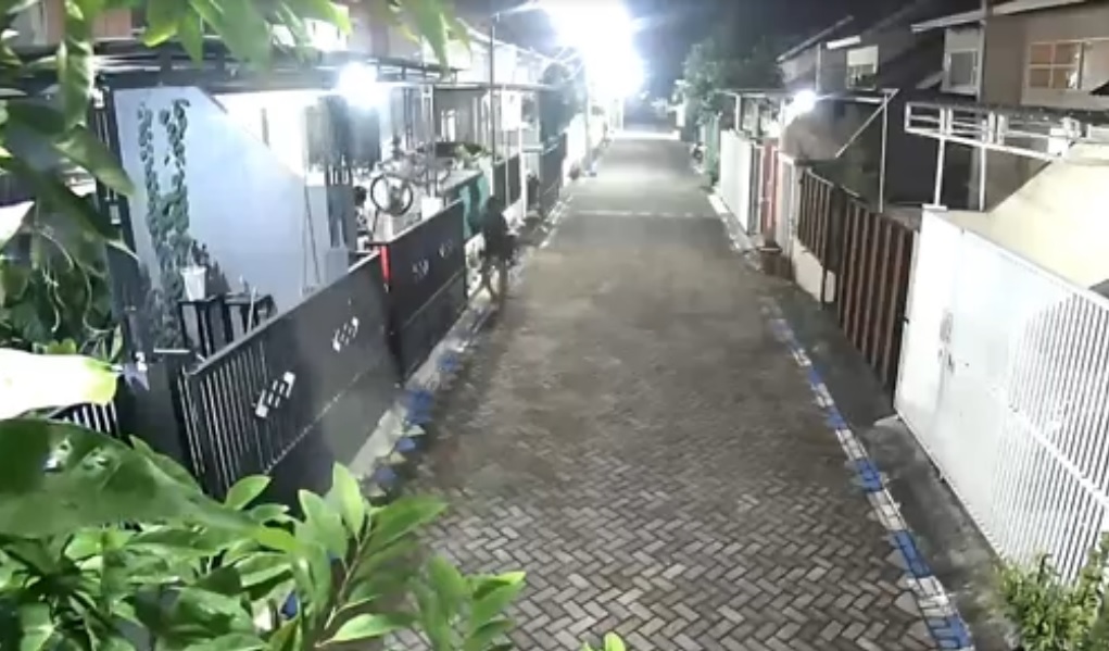 2 Sepeda Balap Senilai Rp 30 Juta Digondol Maling, Terekam CCTV