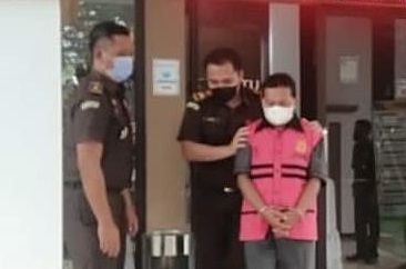 Anggota DPRD Probolinggo ditahan penyidik Kejari setelah terlilit kasus korupsi bantuan pertanian (Foto / Metro TV)