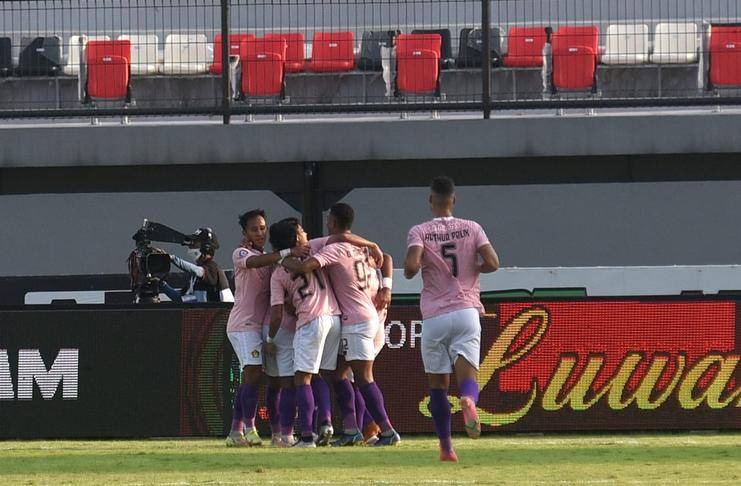 Selebrasi pemain Persik usai membobol gawang PSS/lib