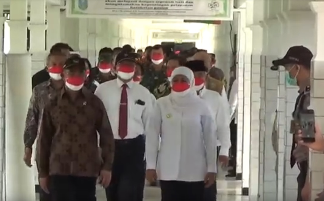 Menko PMK Muhadjir Effendy dan Gubernur Jawa Timur Khofifah Indar Parawansa/metrotv