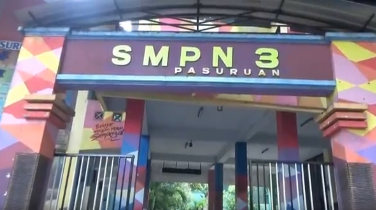 SMPN 3  ditutup sementara setelah siswanya terpapar covid-19/metrotv