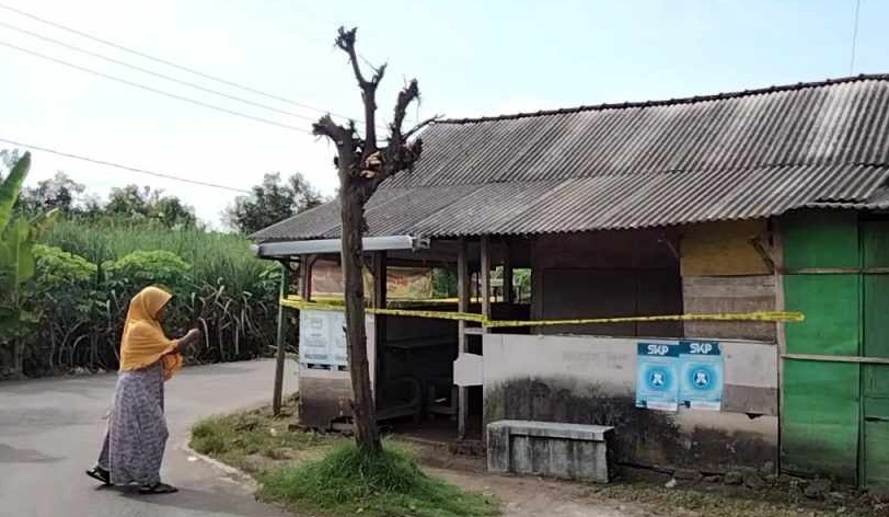 Warkop milik Ponisri diberi garis polisi usai keracunan kopi (Foto / Metro TV)