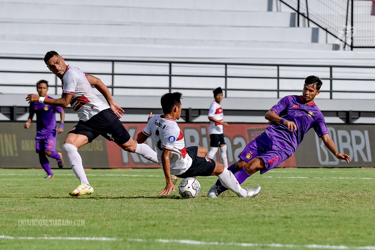 Duel Persik vs Madura United/lib