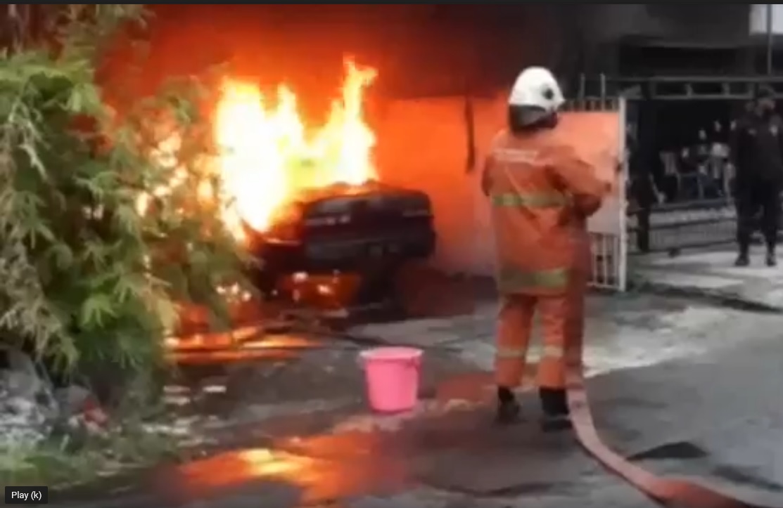 Panasi Mobil, Rumah Dokter Kandungan Ludes Terbakar