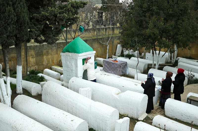 Peziarah mendatangi makam 40 sahabat Nabi SAW yang syahid di wilayah Kyrkhlyar Rusia saat pasukan Arab berperang melawan Khazar (Foto / istimewa)