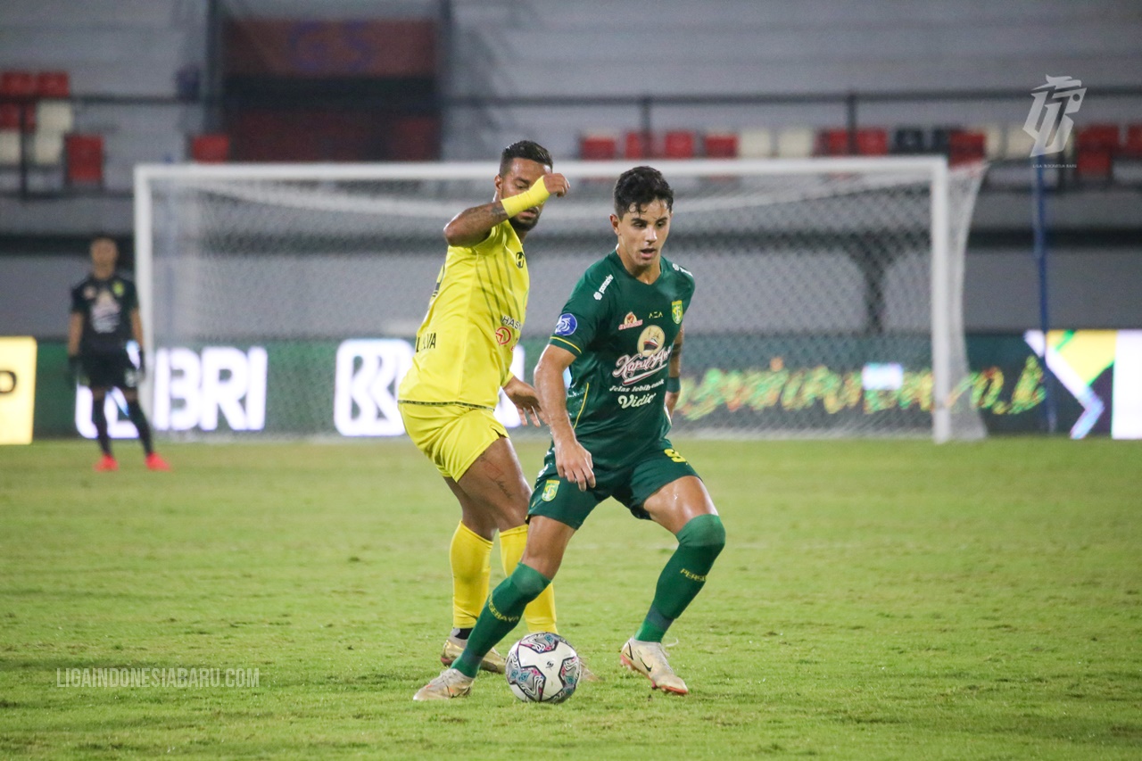 Duel Persebaya vs Barito/ist