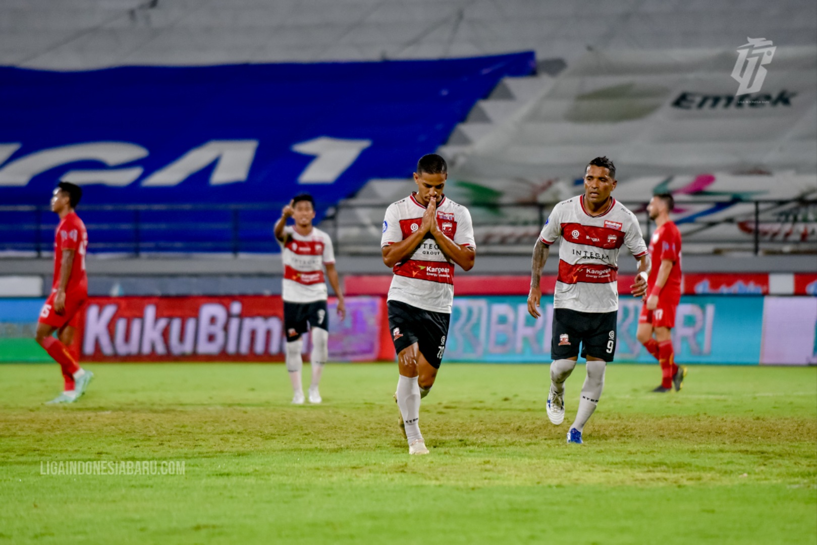 Renan Silva tidak melakukan selebrasi saat membobol  gawang mantan timnya Persija tanpa selebrasi/lib