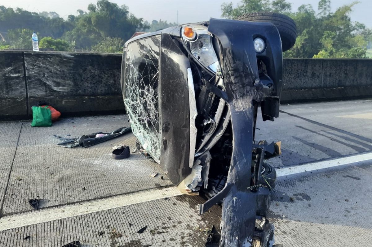 Xenia Hancur di Tol Jombang, Begini Kondisi Penumpang