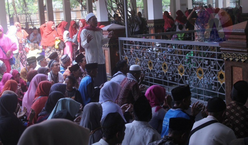 Makam Gus Dur dibanjiri peziarah (Foto / Metro TV)