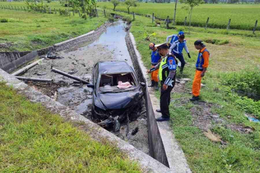 Kondisi mobil milik Nafis hancur masuk sungai (Foto / Metro TV)