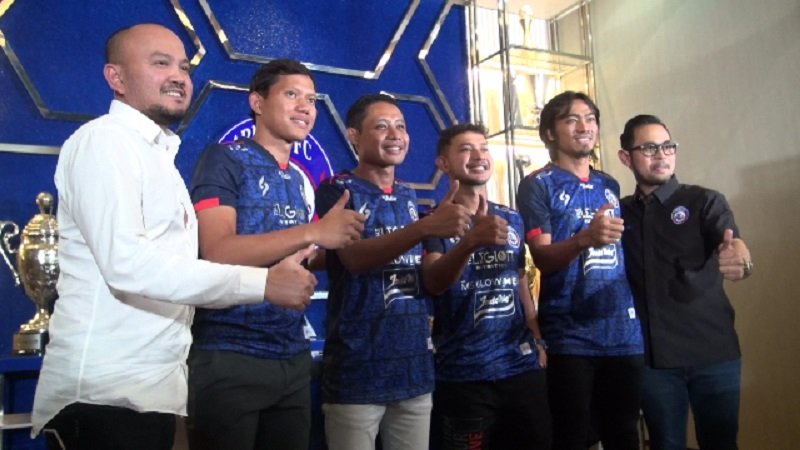 Arema FC memperkenalkan 4 pemain bintang barunya (Foto / Metro TV)