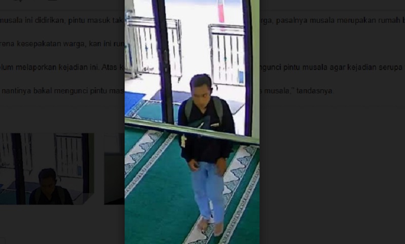 Pelaku pencurian kotak amal di Malang terekam CCTV (Foto / Metro TV)