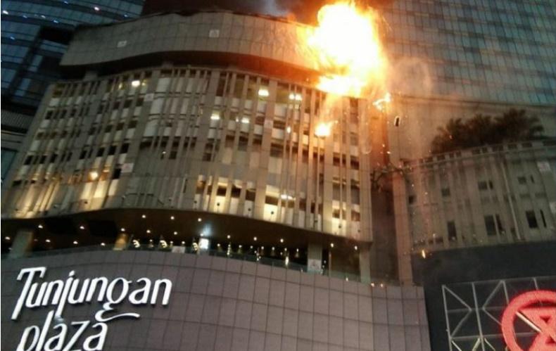 Tunjungan Plaza Surabaya Terbakar, Pengunjung Semburat Histeris