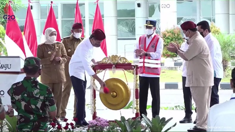 Presiden RI Joko Widodo (Jokowi) saat meresmikan Bandara Trunojoyo (Foto/ Istimewa)