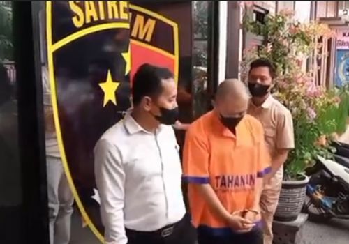 Asisten Pribadi Bupati Ponorogo, AM, ditetapkan tersangka kasus pornografi/metrotv