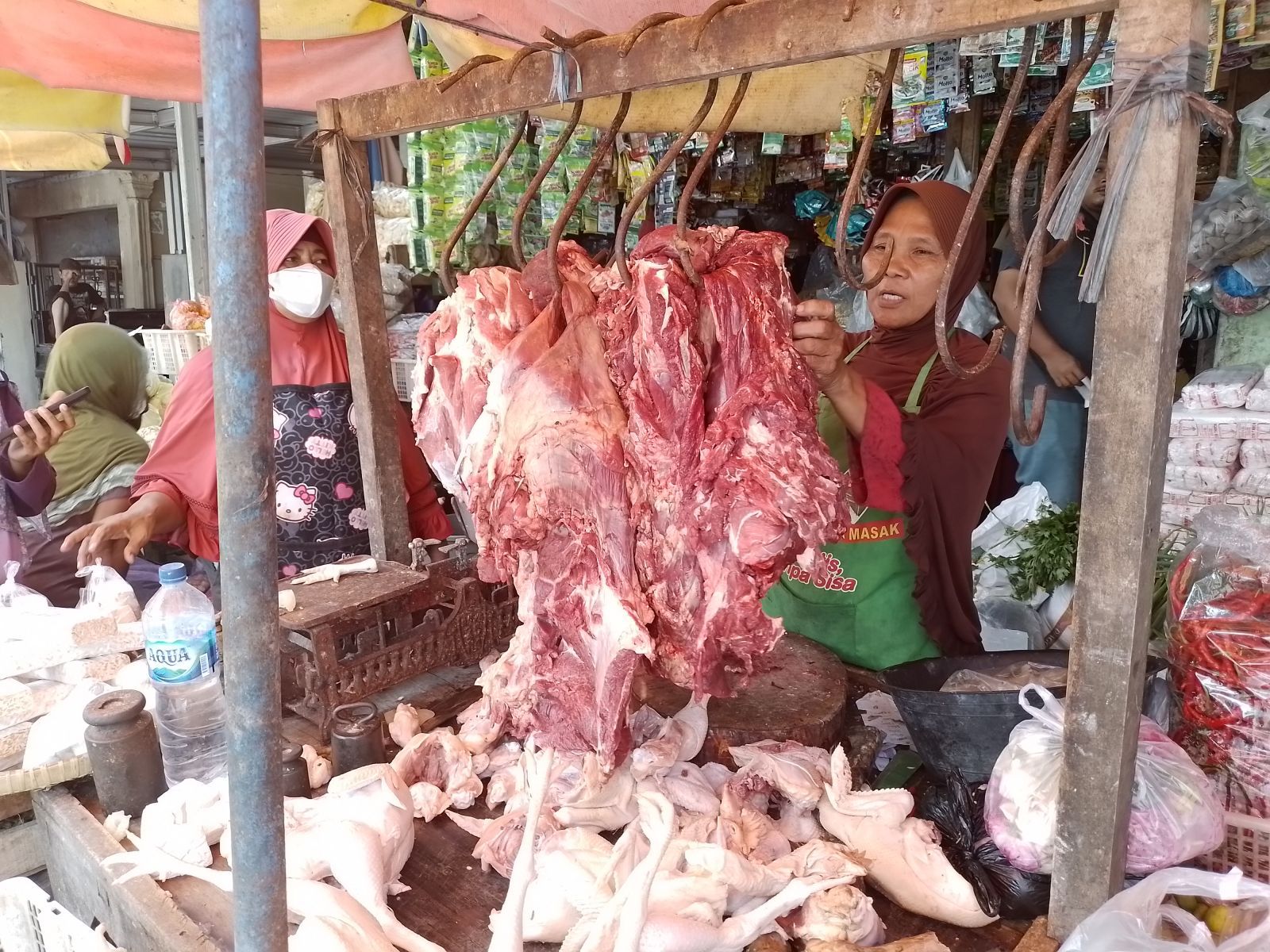 Pedagang daging sapi. Foto: Media Indonesia/Djoko Sardjono Daging sapi