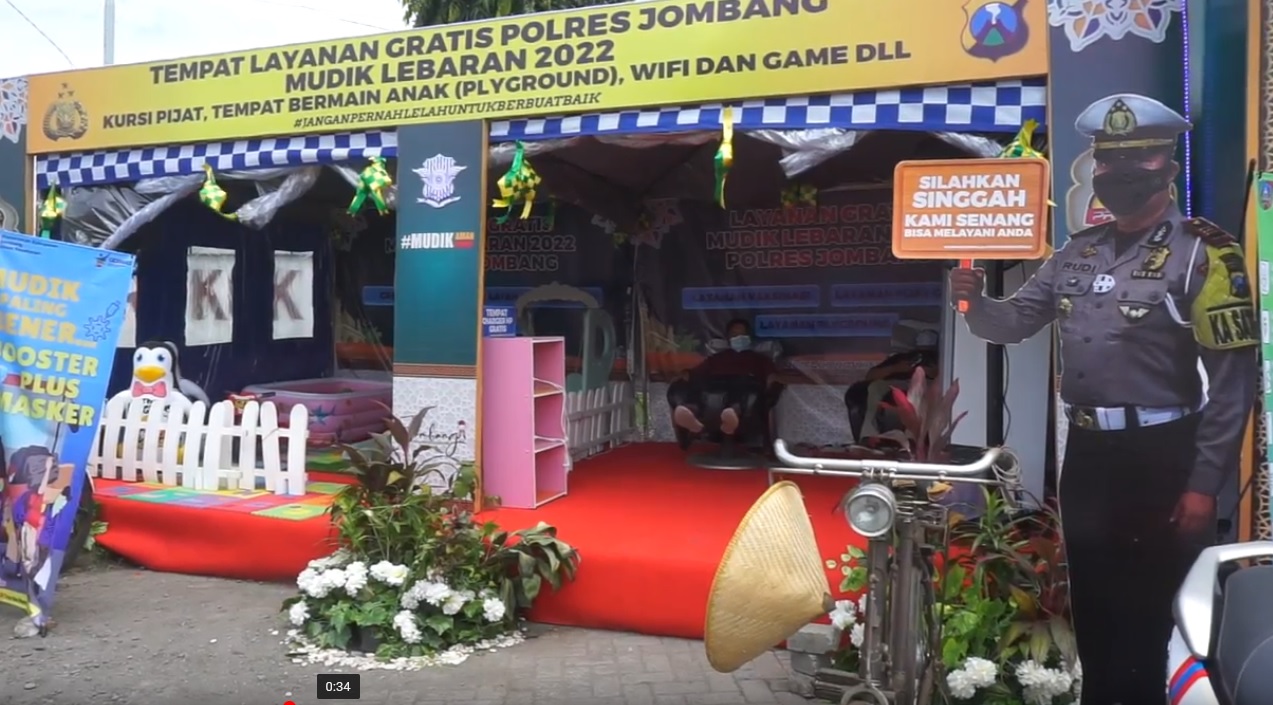 Pos Layanan Mudik di Jalan Raya Bandar Kedungmulyo, Jombang/metrotv