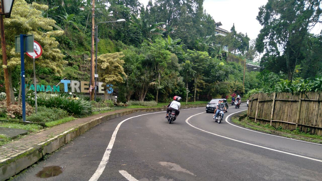 Lalu lintas jalur Trawas (Foto / Metro TV)